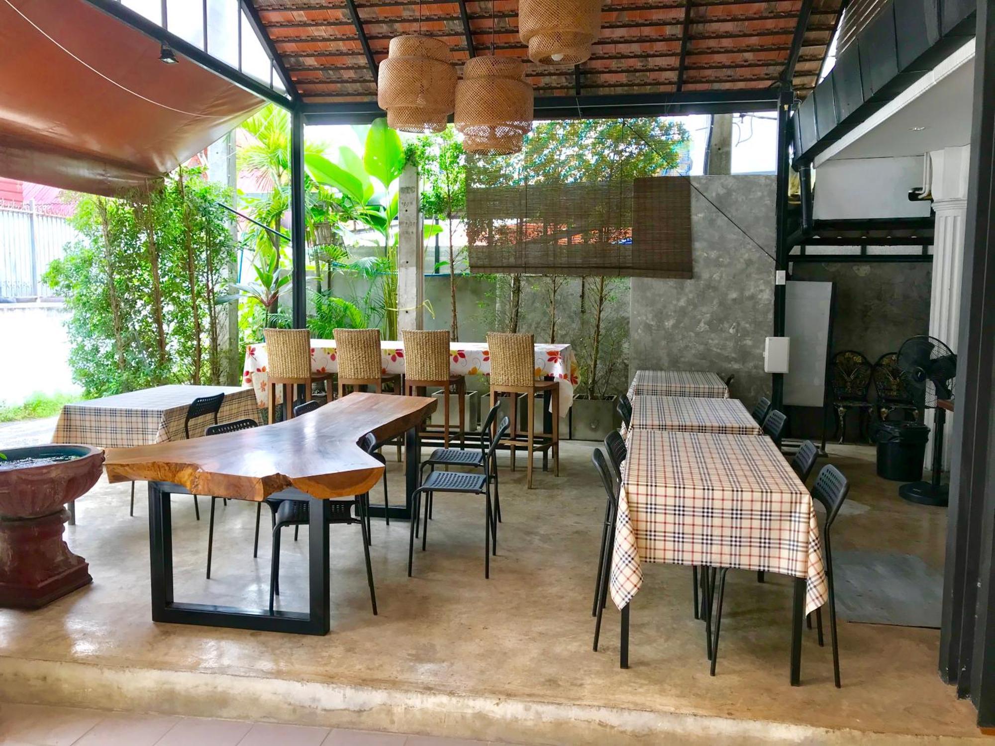 Rcn Court & Inn Chiang Mai Exterior photo