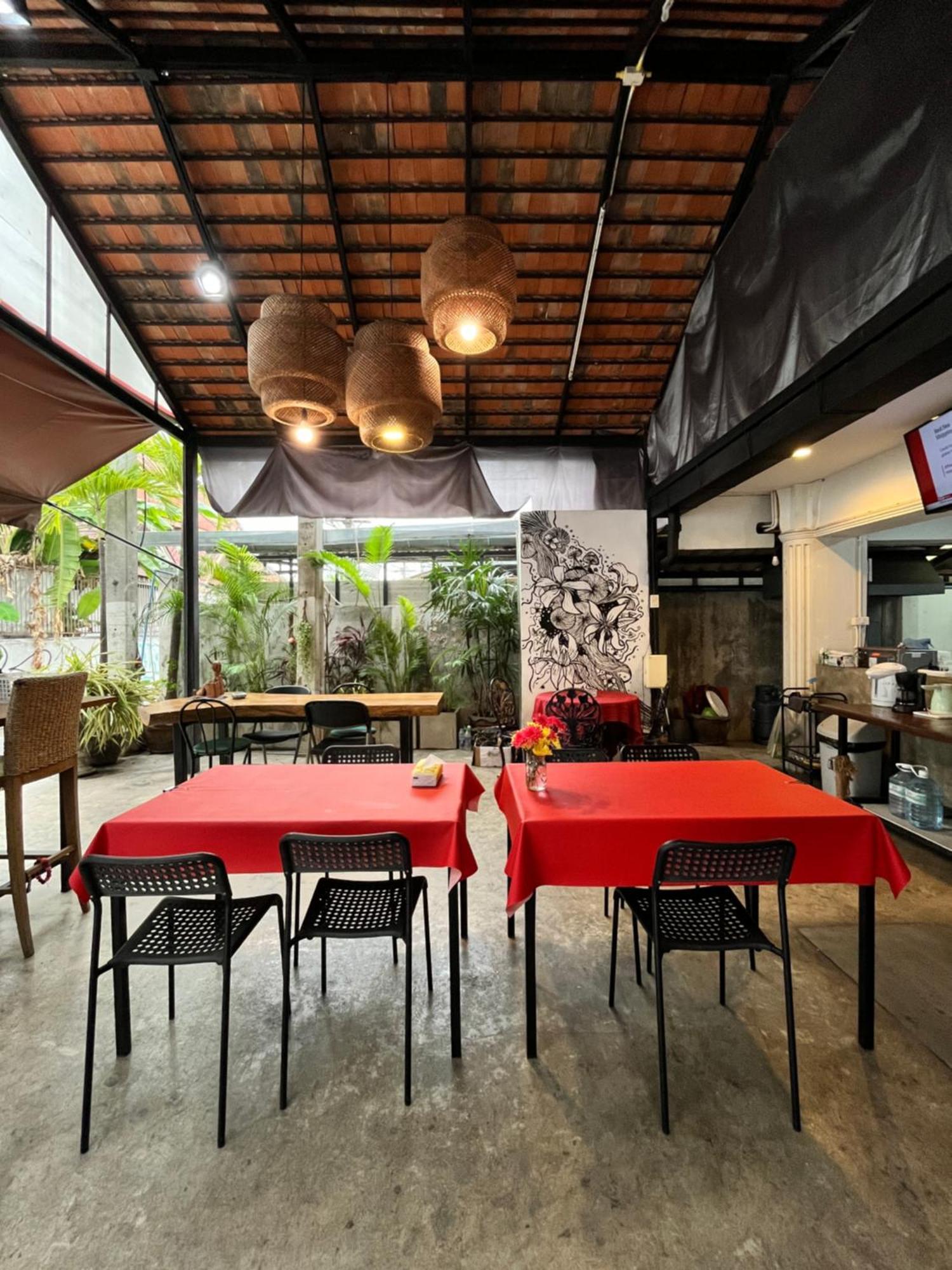 Rcn Court & Inn Chiang Mai Exterior photo