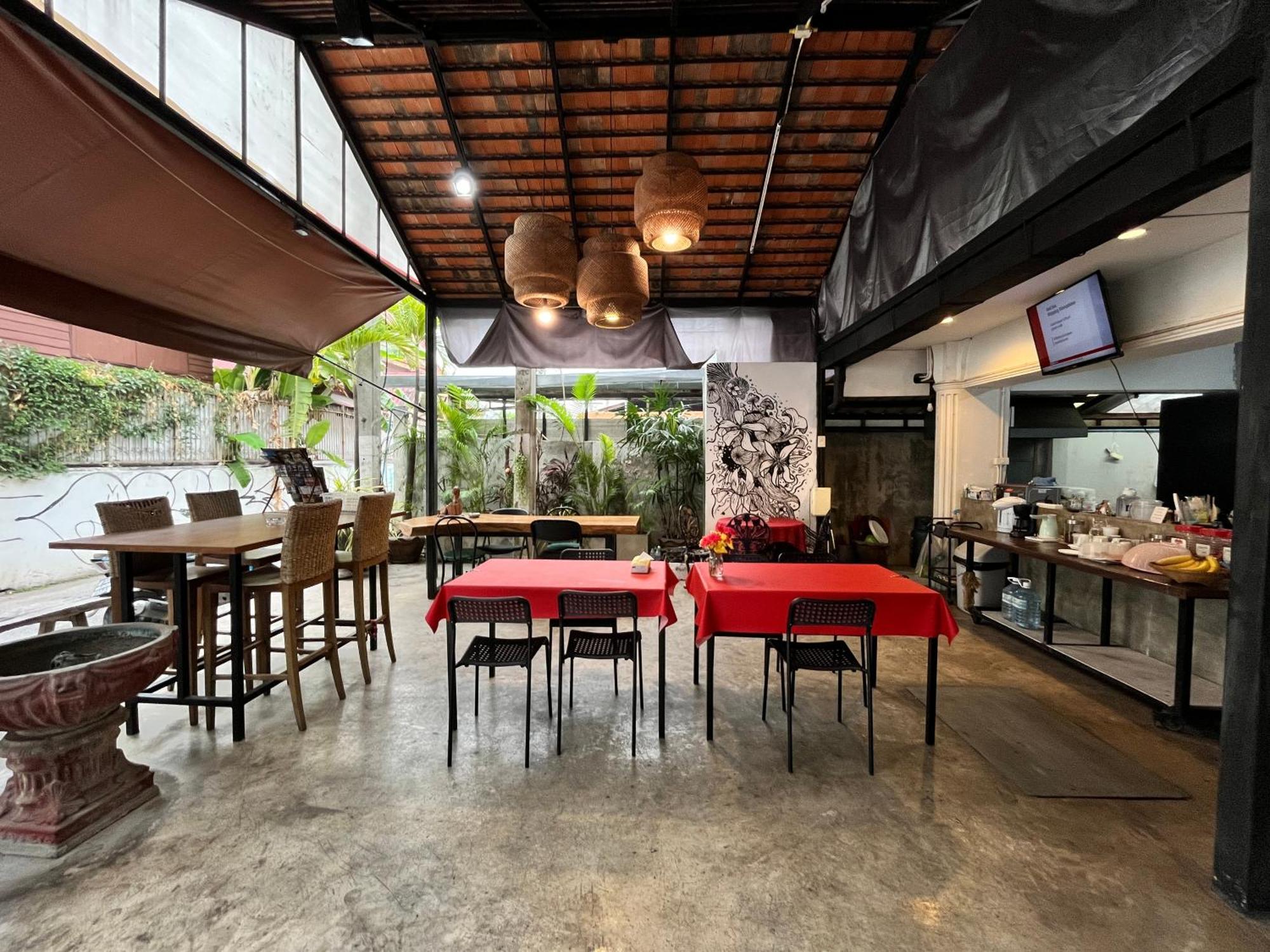 Rcn Court & Inn Chiang Mai Exterior photo