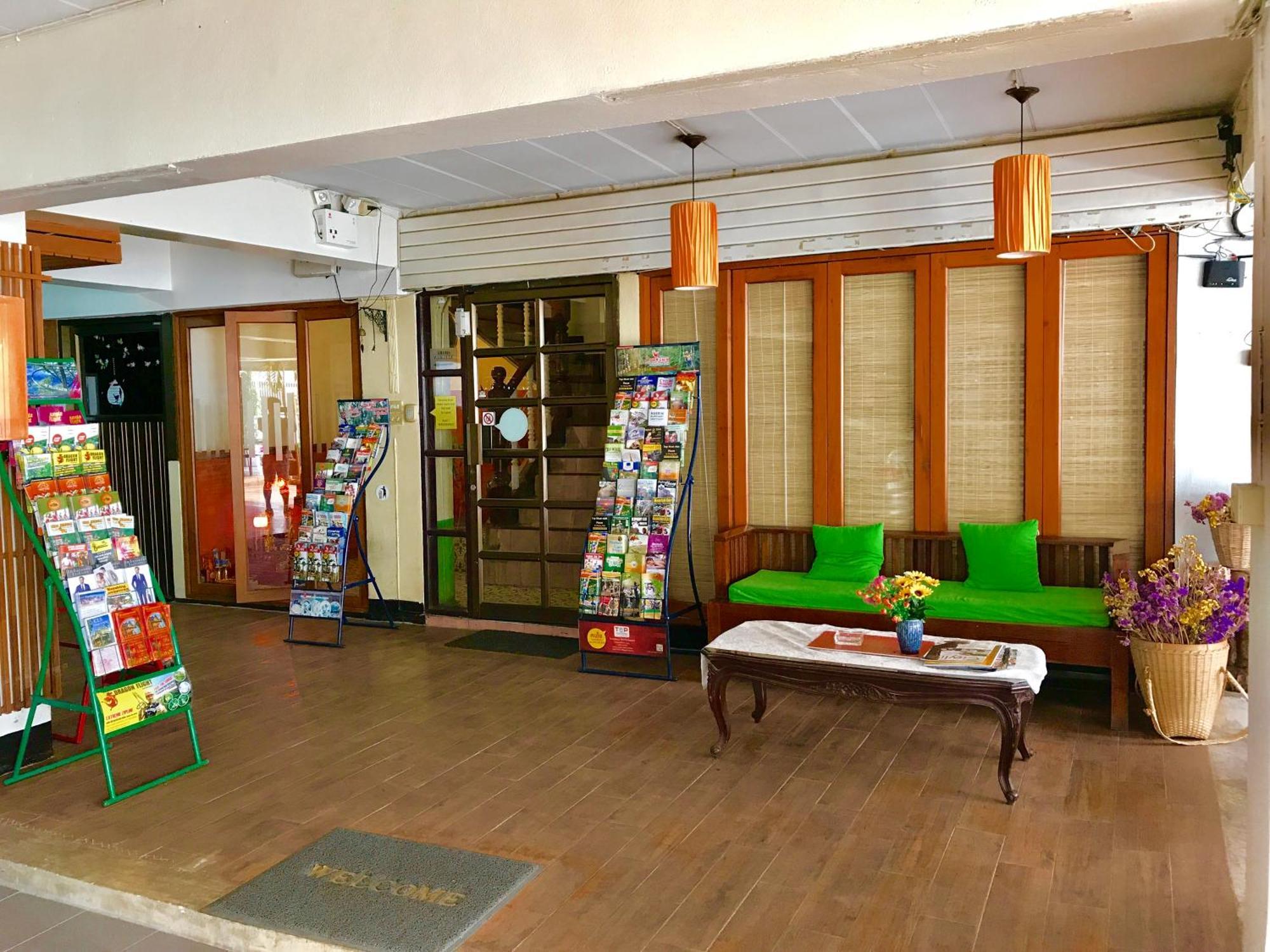 Rcn Court & Inn Chiang Mai Exterior photo