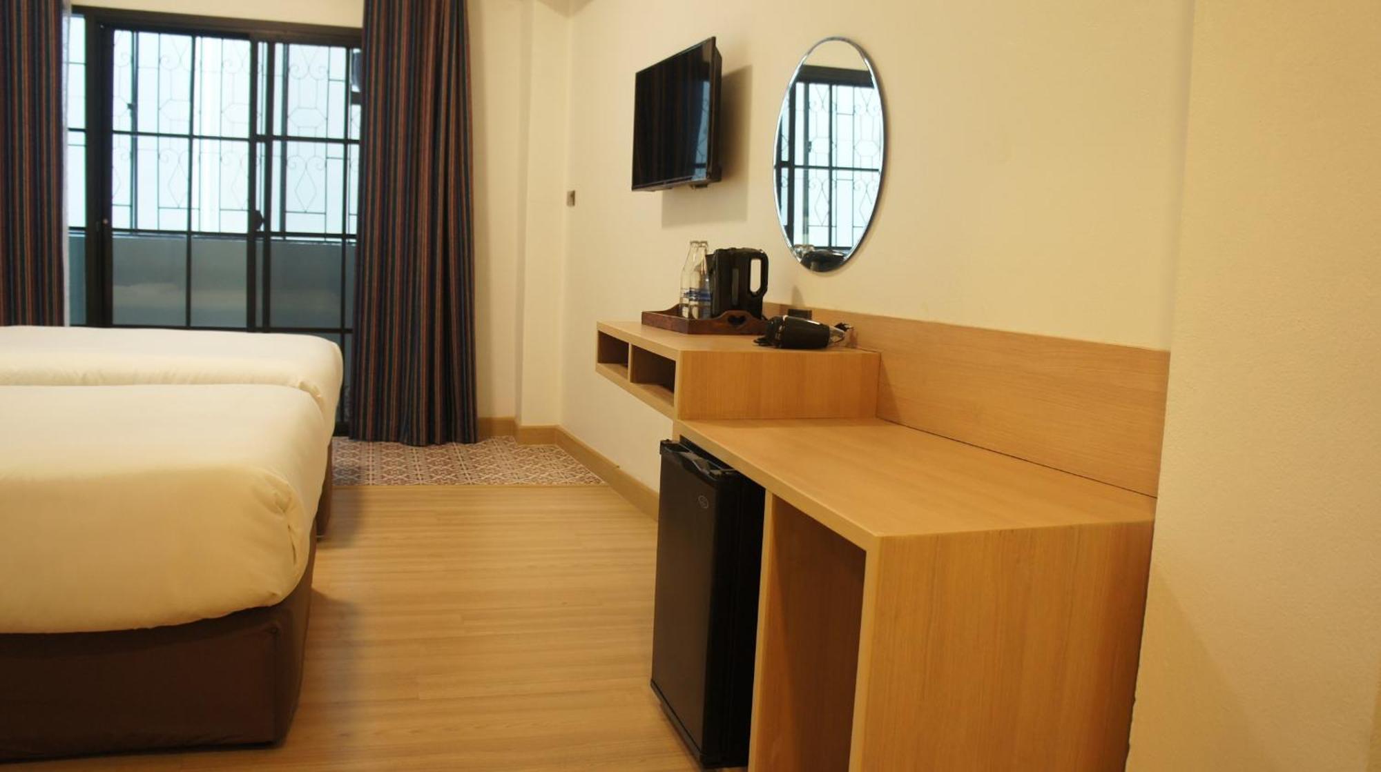 Rcn Court & Inn Chiang Mai Exterior photo